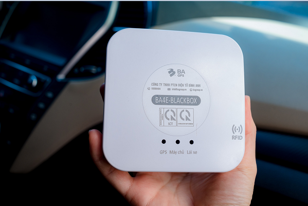 SỰ KHÁC NHAU GIỮA THIẾT BỊ ĐỊNH VỊ Ô TÔ KHÔNG DÂY VÀ CÓ DÂY