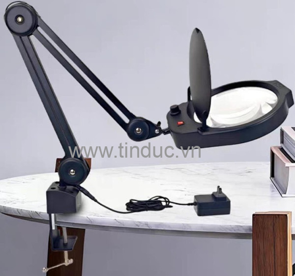Kính lúp kẹp bàn đường kính lớn TERINO DE-80B (Loại kẹp bàn, phóng đại 10X, đường kính 180mm, đèn Led, màu đen) - Hàng chính hãng